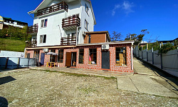 Дом для жизни и сдачи в аренду.