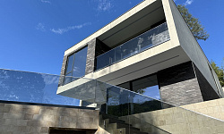 Шикарный коттедж в зелёной местности