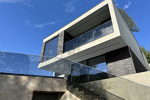 Шикарный коттедж в зелёной местности