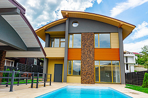 Роскошный дом с бассейном