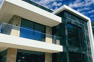 Вилла в Сириусе со своим лифтом, видом на мор...