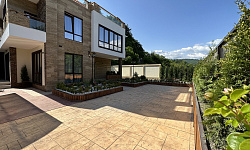 Дом с ремонтом и мебелью