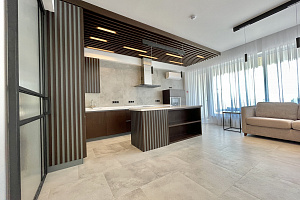 Таунхаус с ремонтом и прямым видом на море 