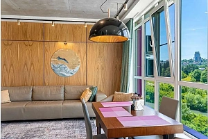 Просторная квартира с панорамным остеклением ...