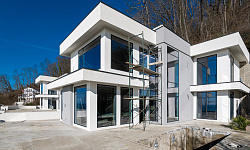 Современный коттедж в элитном районе