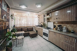 Продаю квартиру общей площадью 65м2. 