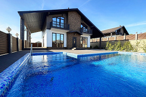 Дом с стиле "Шале" с бассейном