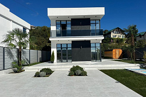 Современный коттедж с красивым видом