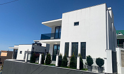 Дом с бассейном в Сергей Поле