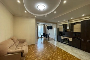 Продаю просторную квартиру в центре Сочи