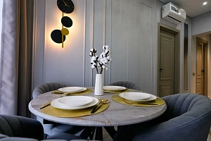 В пяти минутах ходьбы, действительно есть все...