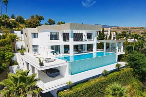 Элитный коттедж с прямым видом на море 