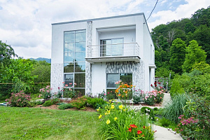 Современный загородный дом 