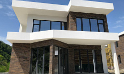 Коттедж в стиле Хайтек у реки 