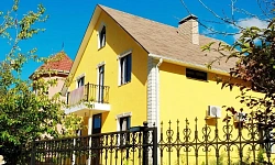 Домовладение на большом участке