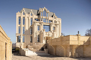 Шикарная усадьба с прямым видом на море