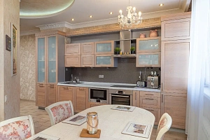 Трехкомнатная квартира в Центре Сочи