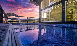 Продается дом в стиле Шале с бассейном и ремо...