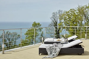 Двухуровневая квартира с прямым видом на море...