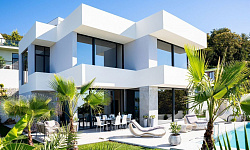 Вилла с видом на море