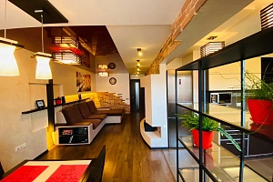 Продается трехкомнатная квартира с дизайнерск...