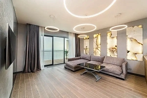 Дизайнерская квартира на первой береговой