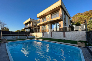 Дом с ремонтом и мебелью