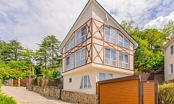 Роскошный дом на первой береговой линии