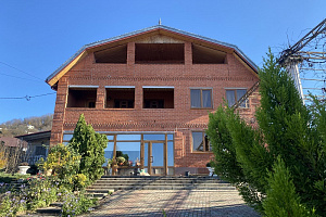 Большой дом на большом участке