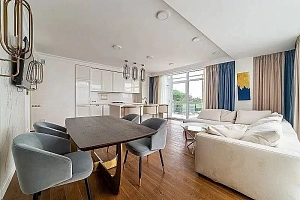  Квартира с новым ремонтом в историческом цен...