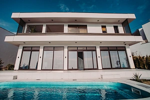 Шикарный коттедж и гостевой дом с потрясающим...