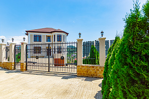 Прекрасный дом с дизайнерским ремонтом