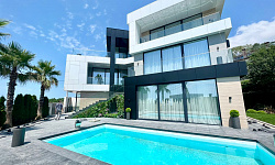 Роскошная Вилла в стиле Hi-Tech