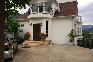 Дом с ремонтом на Барановке