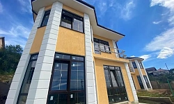 Два дома с видом на море