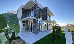 Дом с видом на море в поселке Лоо