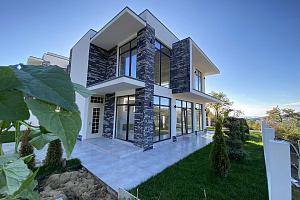 Дом с видом на море в поселке Лоо