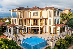 Вилла с панорамным видом на море и горы