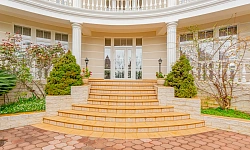 Дом на берегу Черного моря