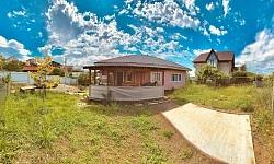 Уютный дом в красивом месте