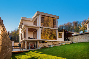 Дом в горах с бассейном.