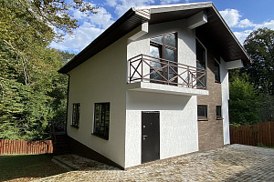 Дом у леса и речки