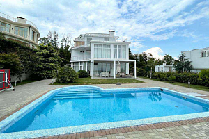 Вилла с ремонтом и мебелью в КП Лазурный бере...