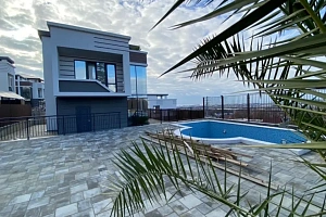 Коттедж с бассейном 