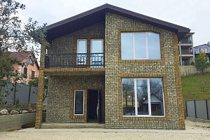 Небольшой новый дом