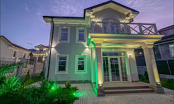 Дом в классическом стиле в коттеджном посёлке...