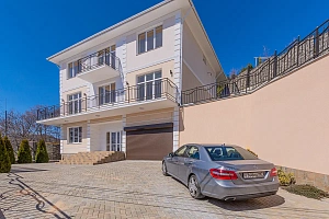 дом  с  панорамным видом на море