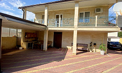 Дом с ремонтом и мебелью в прекрасном зеленом...