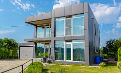 Дом в стиле хайтек с видом на море