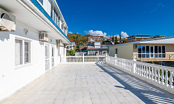 Гостиница в Лоо